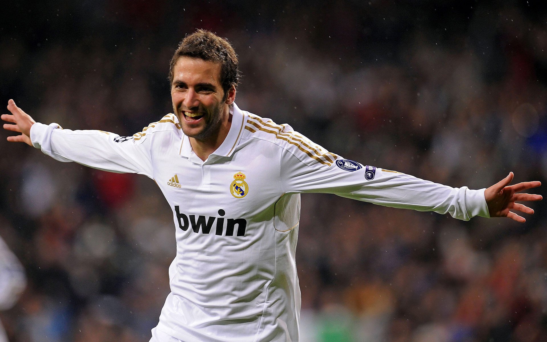 英格兰队在欧洲杯期间展现出强大的进攻火力，英格兰队员欧洲杯